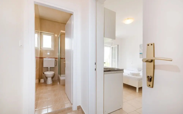Studio Apartments Near Center 7