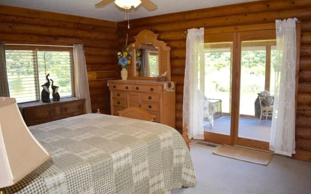 Duck Inn Log House