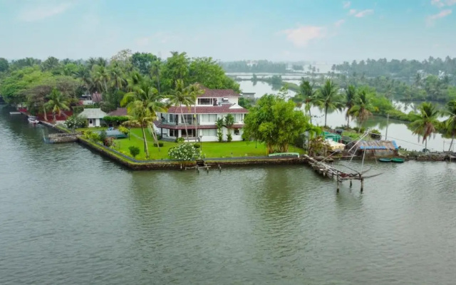 BLUSALZ MANOR Waters Edge Kochi