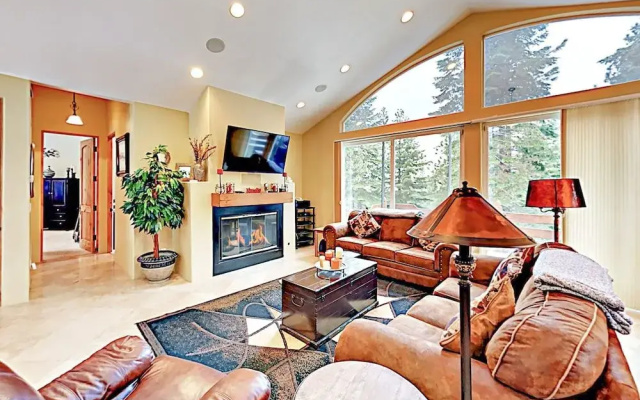 Beautiful Newer - 4 Br Home