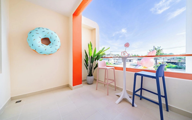 Candy House Pool Villa with KTV