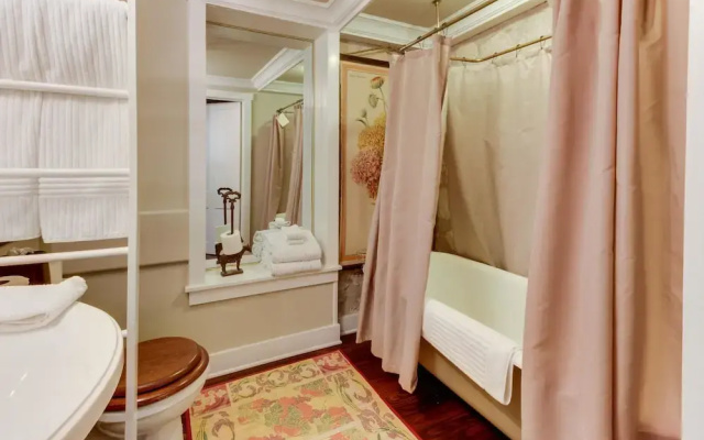 Eva's Guest House