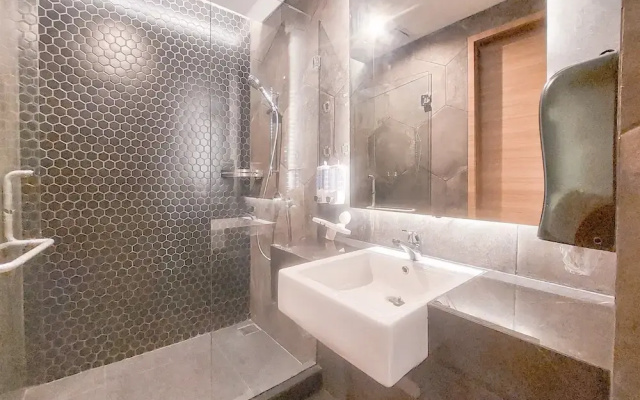 Spacious And Comfy 3Br At M-Town Signature Apartment