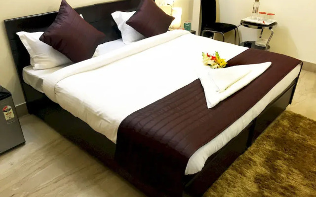 Hotel Delhi Marine Club Gurgaon