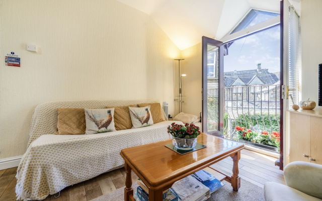 The Retreat with Free Parking