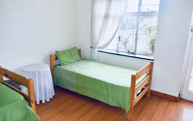 2 Bedroom House in Bo-kaap Area