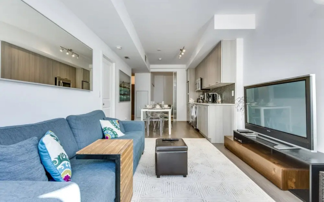 Stylish New 2BR Luxury Condo w Parking
