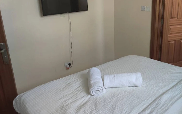 Spacious 2br, 3BA Great Location
