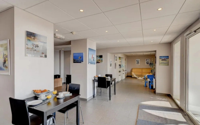Seafront Studio Stay in Loire