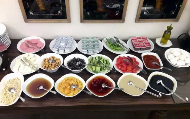 Zeybek Hotel
