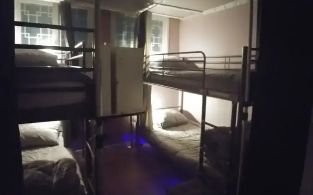 SlowBeat - Hostel