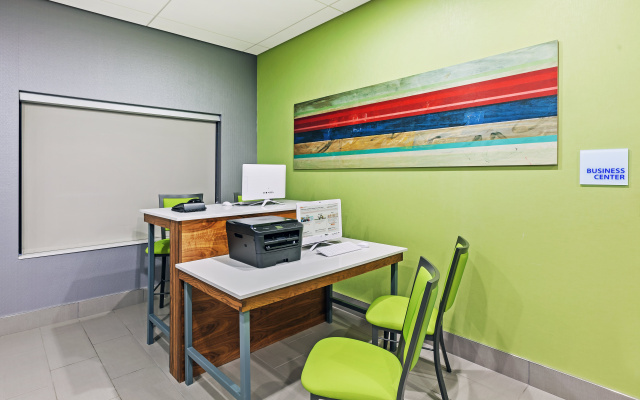 Holiday Inn Express & Suites Perryton by IHG