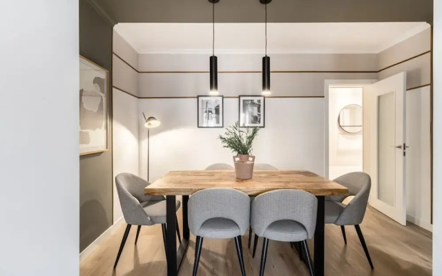 Nicks - 2 Bedrooms in Trafalgar