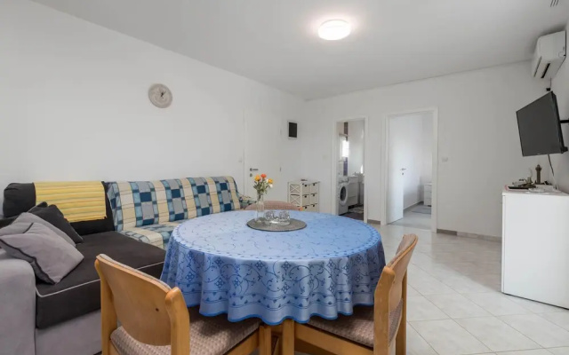 Stunning Apartment in Stara Novalja With Wifi and 1 Bedrooms
