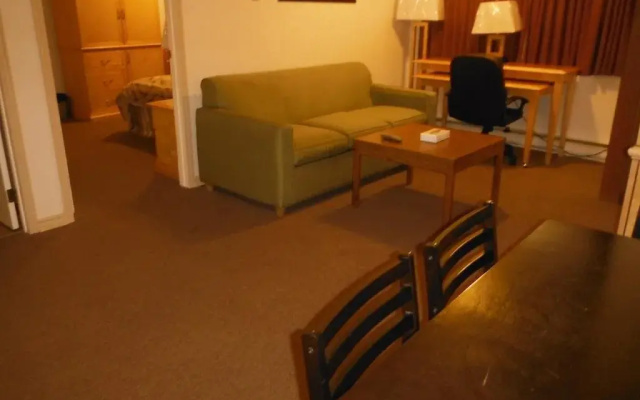 Tumbler Ridge Inn