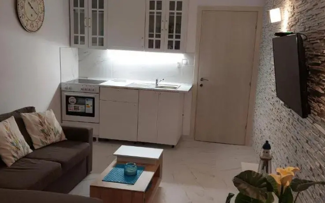 Apartment - Sleeps 2 - Parking - Balcony