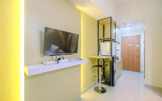 Cozy Living Studio Room at Evenciio Margonda Apartment