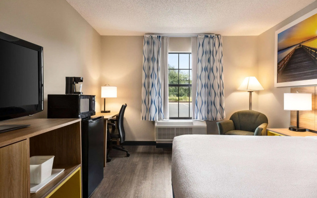 Days Inn by Wyndham Shallotte