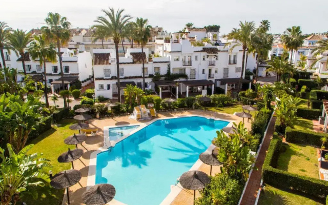 Stylish Penthouse 2 pools & next to beach - RDR204