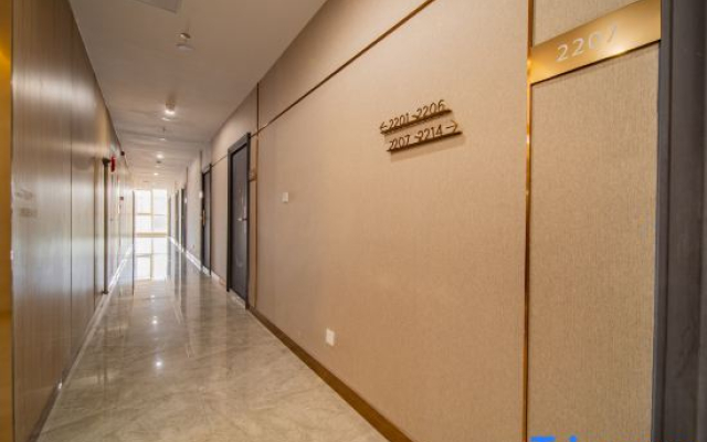 Home Huayi Collection Hotel (Jinan Wanda Plaza Qilu Software Park)