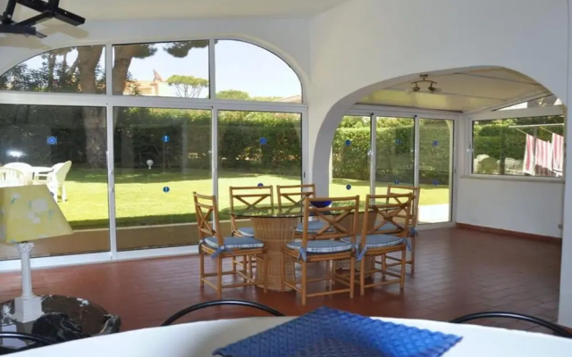 Residential Area, Private Pool, On-site Parking, Free AC & Wi-fi