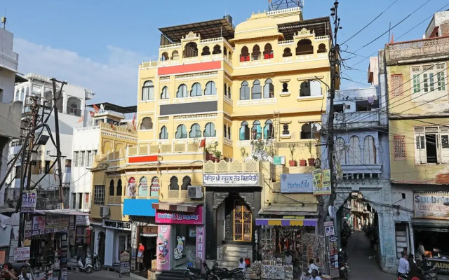 OYO 3942 Hotel Baba Palace