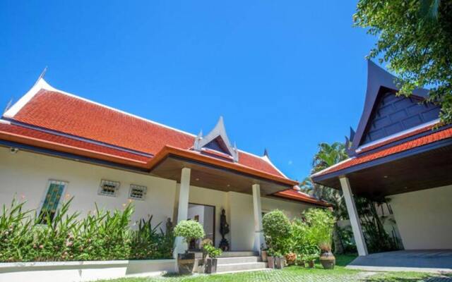 Отель La Romanee Infinity Villa by Jetta вид на фасад