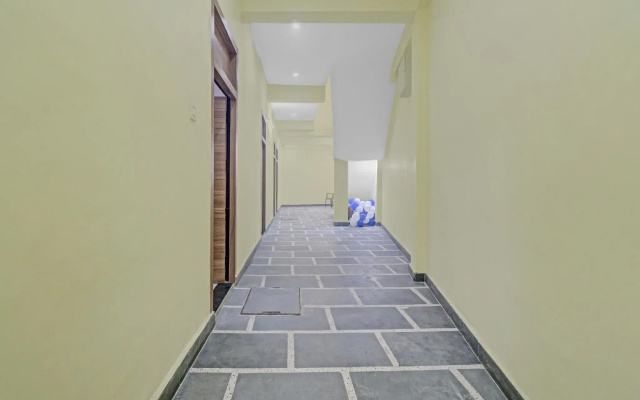 Collection O 82180 Pearl Inn Guest House