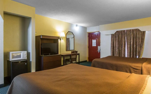 Отель Rodeway Inn Marietta near Dobbins ARB