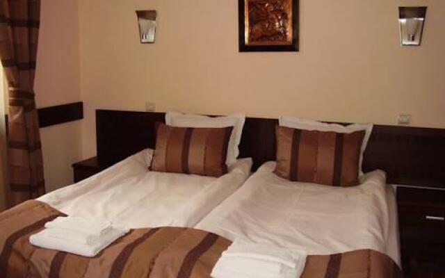Отель Family Hotel Teteven Болгария, Тетевен - отзывы, цены и фото номеров - забронировать отель Family Hotel Teteven онлайн комната для гостей