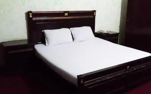 Royal Palace Hotel Lahore