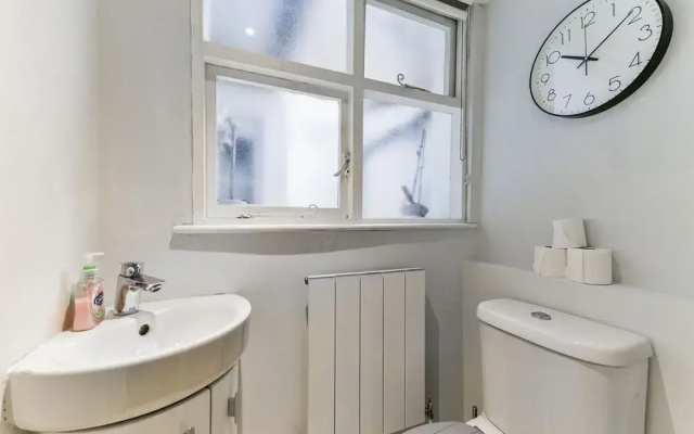 Kensington Queens Gate Apartment