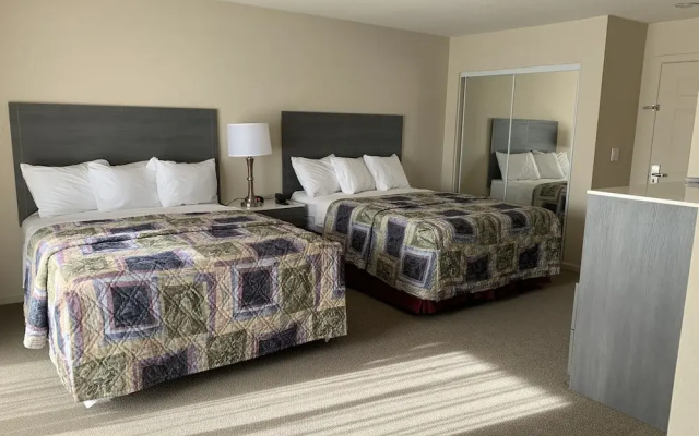 Apple Valley Hotel & Lodge