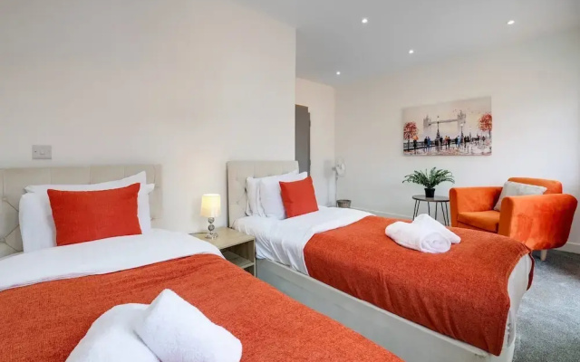 Newly Converted 2BDR 1BA APT in Hounslow