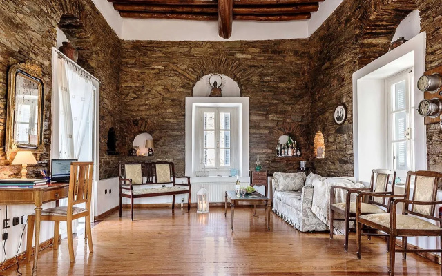Astra, Pyrgos Sareli 1690 – a Heritage Mansion