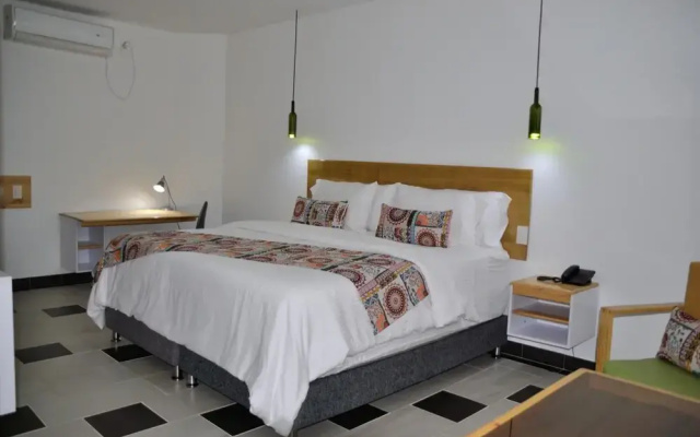 Hlu Hoteles