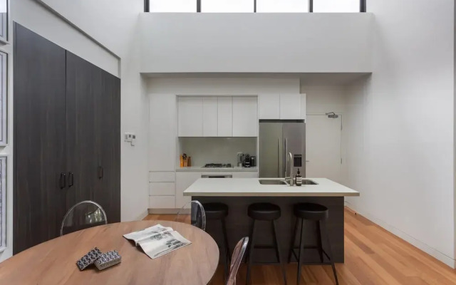 Stylish 2-bed Apartment With BBQ Patio Near Beach