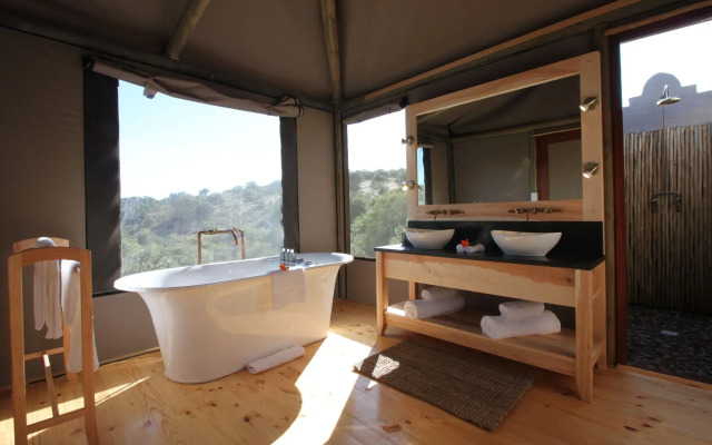 Bukela Game Lodge Amakhala Game Reserve