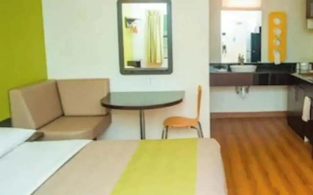 Inn And Suites Palestine