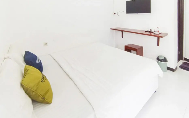 Urbanview Hotel Trisna Srabah