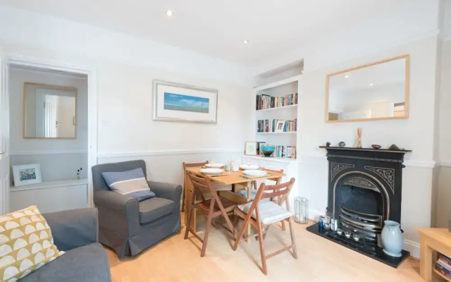 Traditional Richmond Home by Twickenham Green