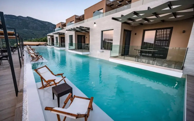 Serenity Suites Sea View 4