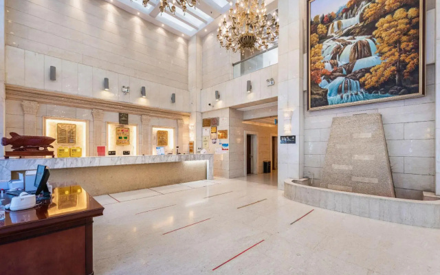 Yilong Hotel