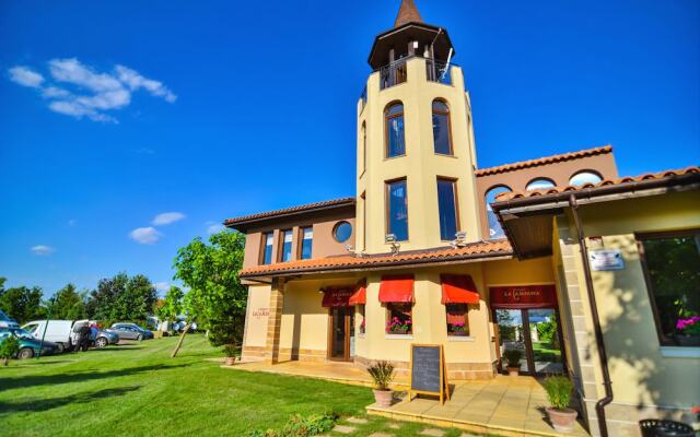 Отель Club Residence at BlackSeaRama Golf Болгария, Балчик - отзывы, цены и фото номеров - забронировать отель Club Residence at BlackSeaRama Golf онлайн вид на фасад