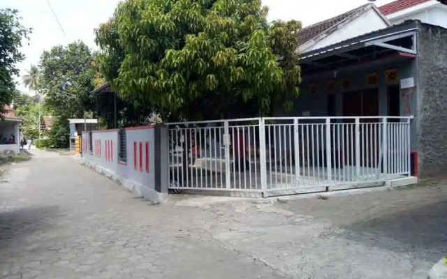 Omahkost Putih Medina 37