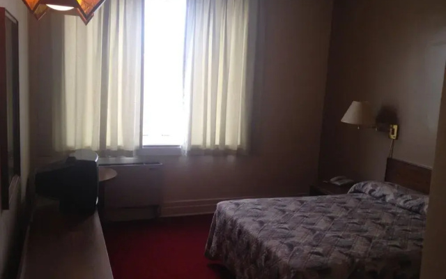 Royal Hotel