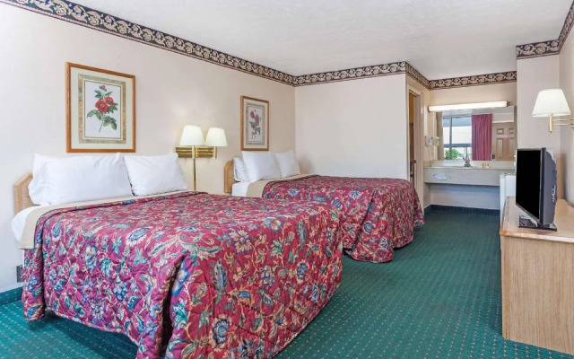 Days Inn by Wyndham McDonough