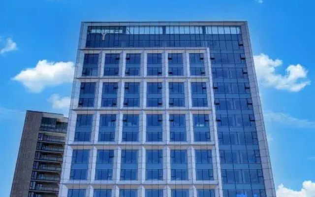 YHotel Leno