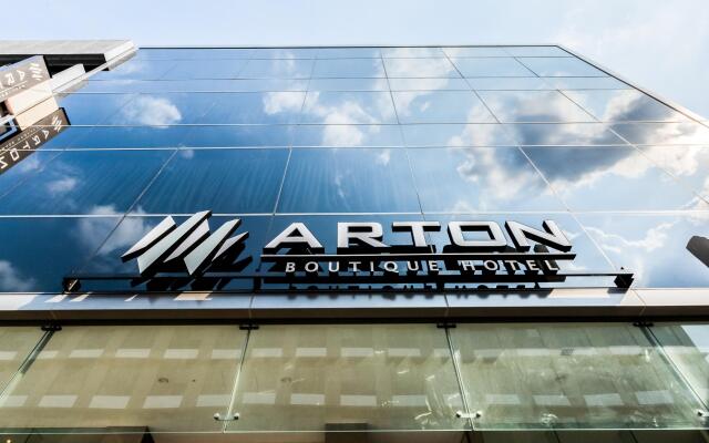 Arton Boutique Hotel вид на фасад
