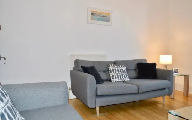 Modern and Bright 1 Bed Flat Near Leith